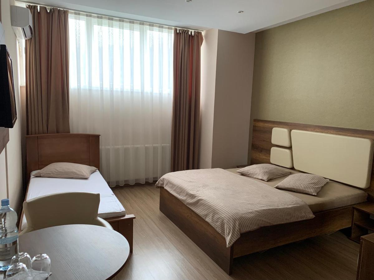 Hotel Antika Peje Luaran gambar