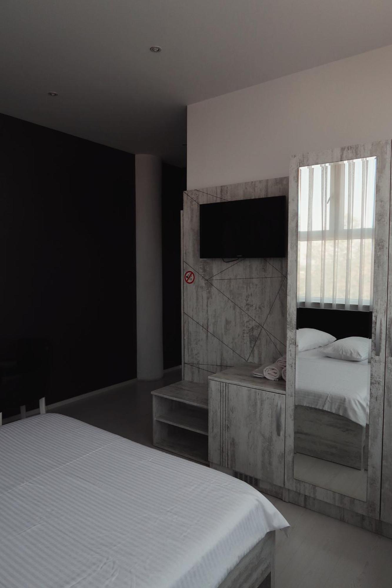 Hotel Antika Peje Luaran gambar