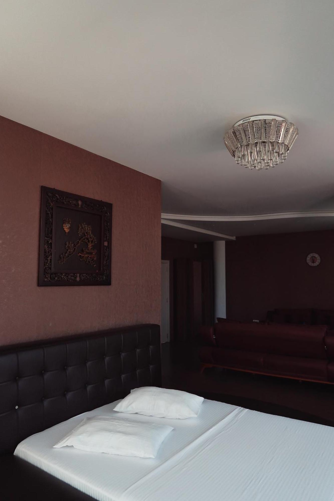 Hotel Antika Peje Luaran gambar