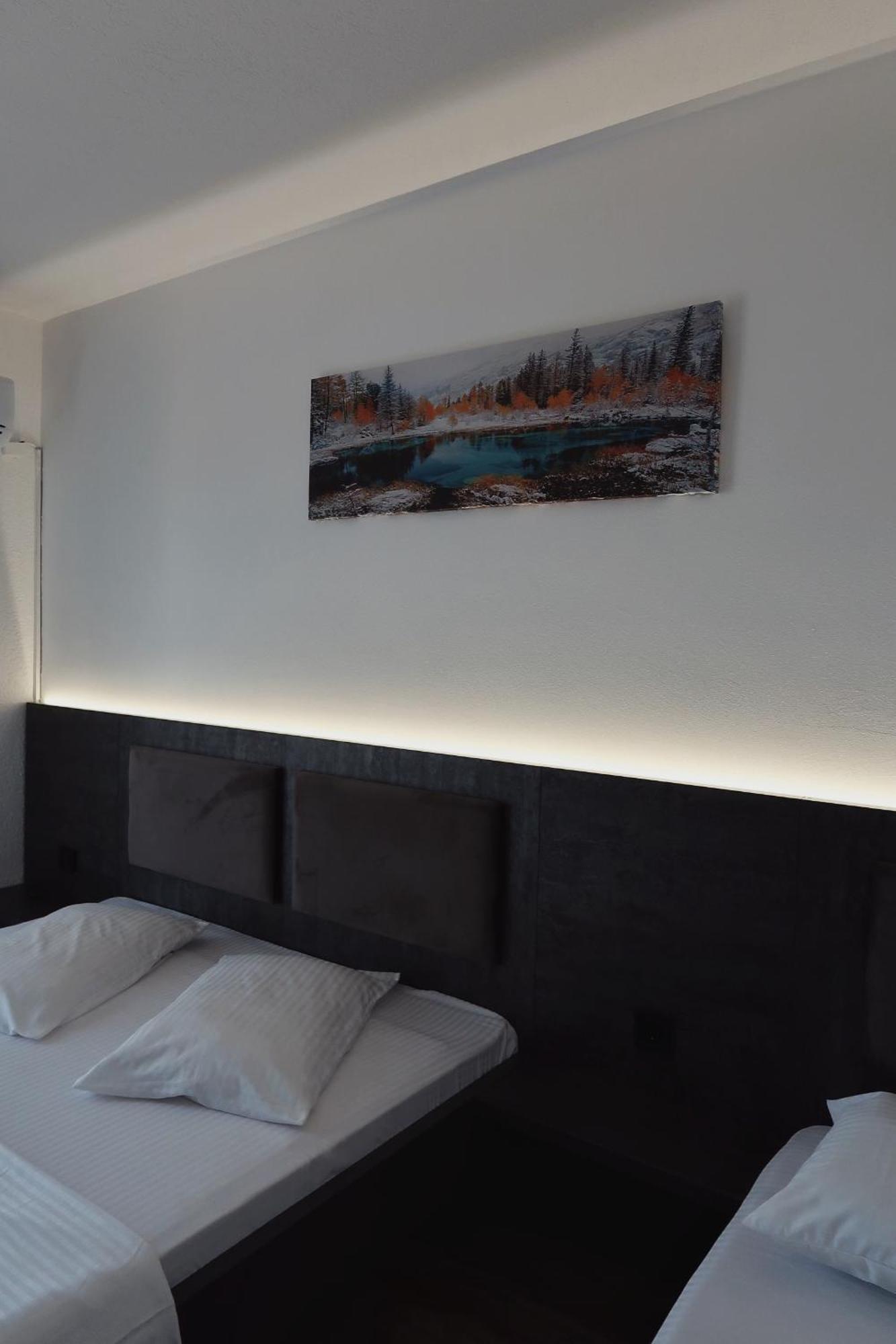 Hotel Antika Peje Luaran gambar