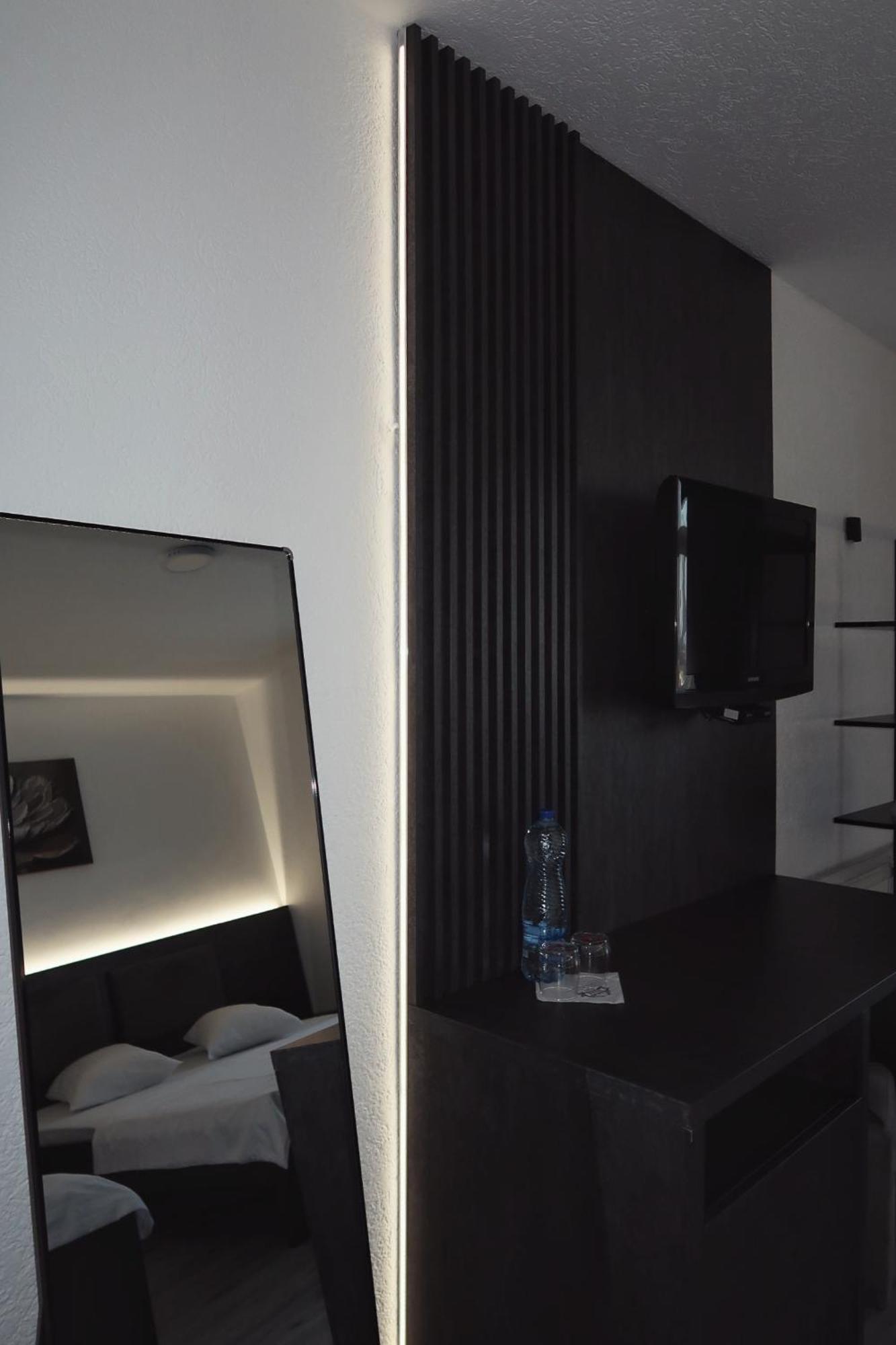 Hotel Antika Peje Luaran gambar